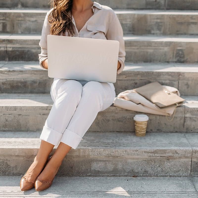 How to Build a 6-Figure Online Business in 12 Months